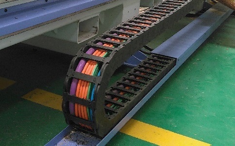 拖链电线电缆用什么材料